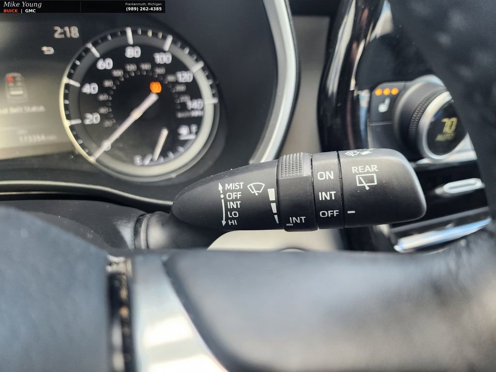 Used 2020 Toyota Highlander XLE image 37