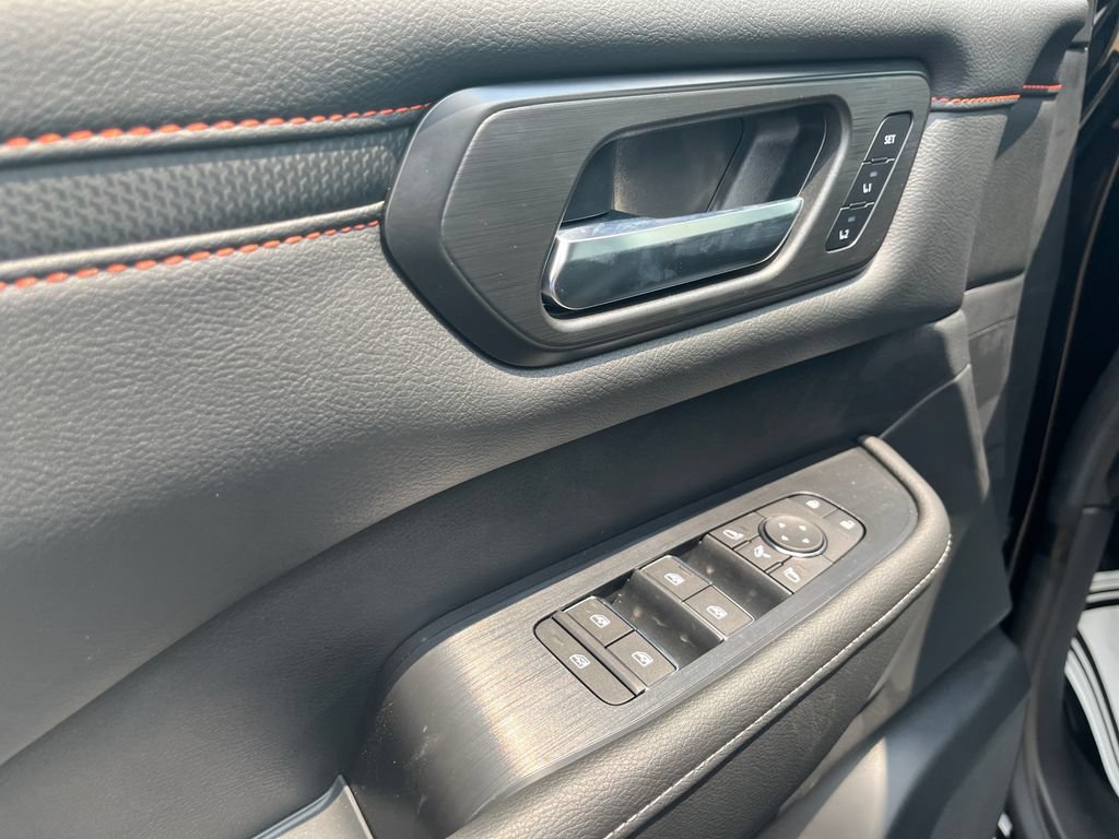 New 2026 Nissan Armada PRO-4X w/ Captain's Chari Seat Package AWD/4WD image 10