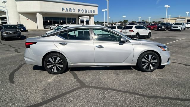 Used 2022 Nissan Altima 2.5 SV image 2
