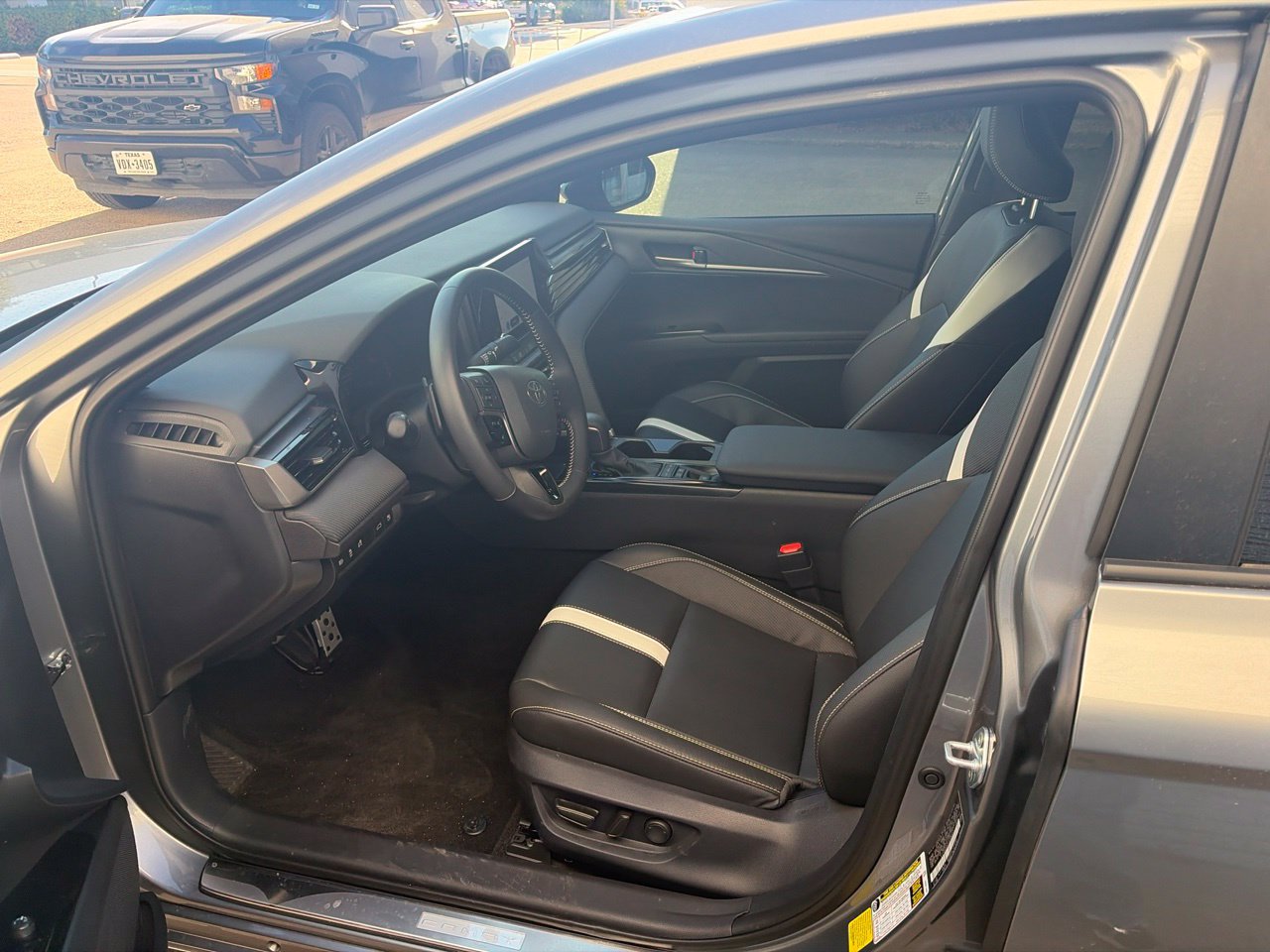 Used 2026 Toyota Camry SE w/ Convenience Package FWD image 10