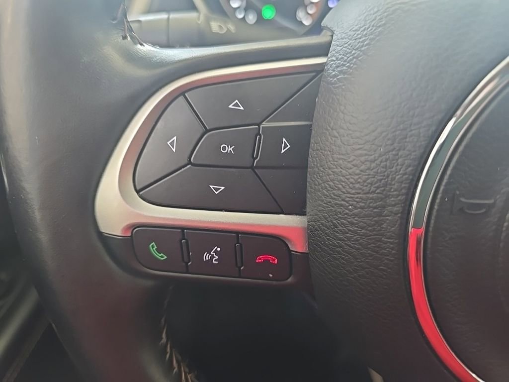 Used 2020 Jeep Compass Latitude w/ Cold Weather Group AWD/4WD image 17