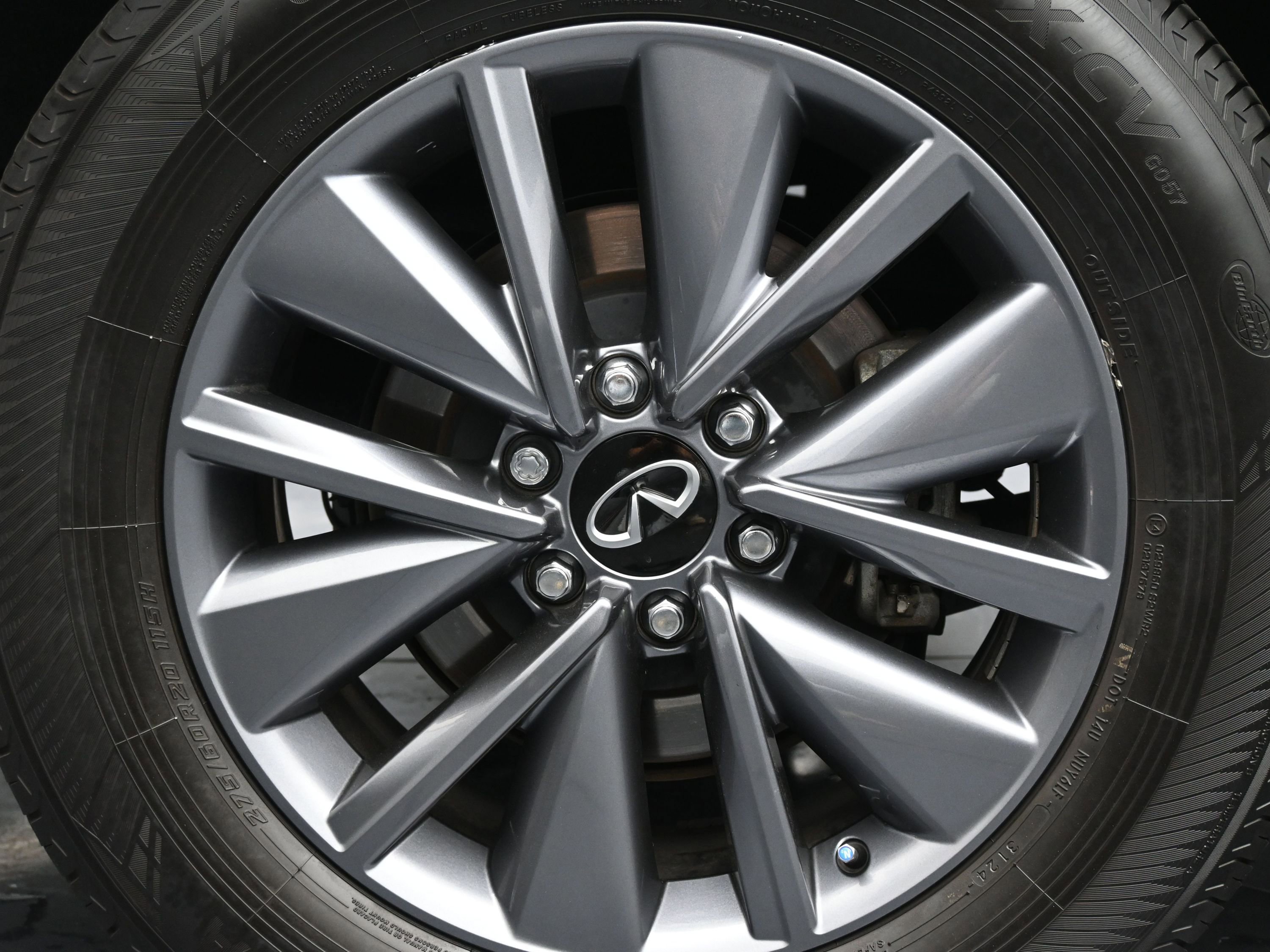 Used 2023 INFINITI QX80 Premium Select w/ All-Season Package image 10