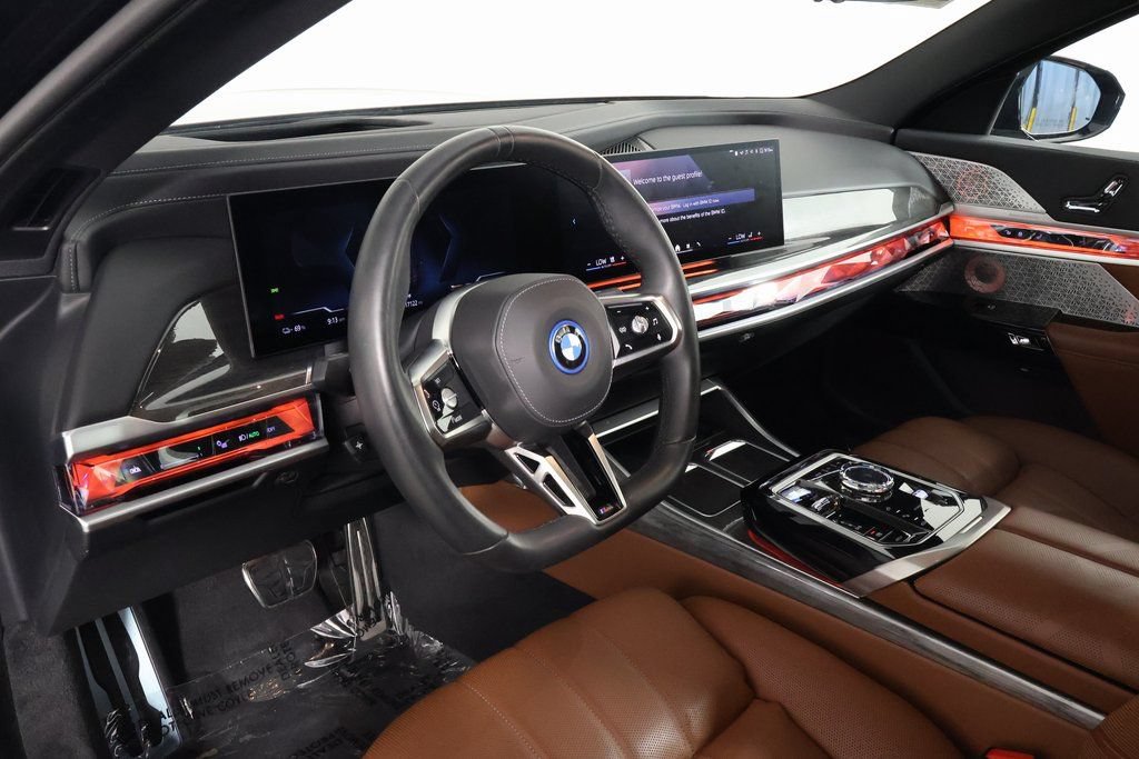 Certified 2024 BMW i7 xDrive60 w/ Executive Package AWD/4WD image 7