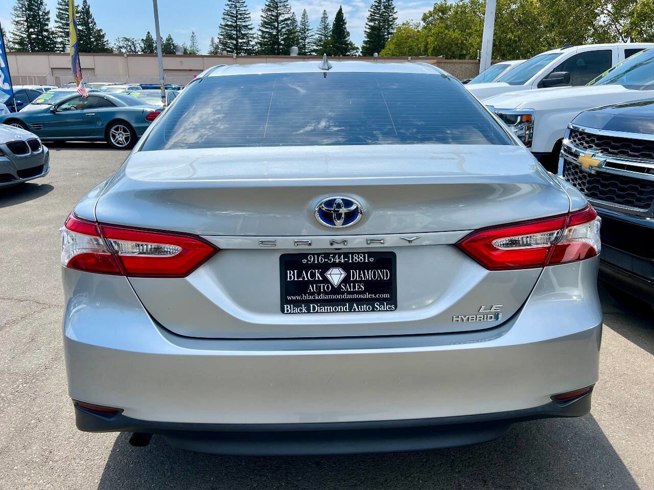 Used 2020 Toyota Camry LE image 6