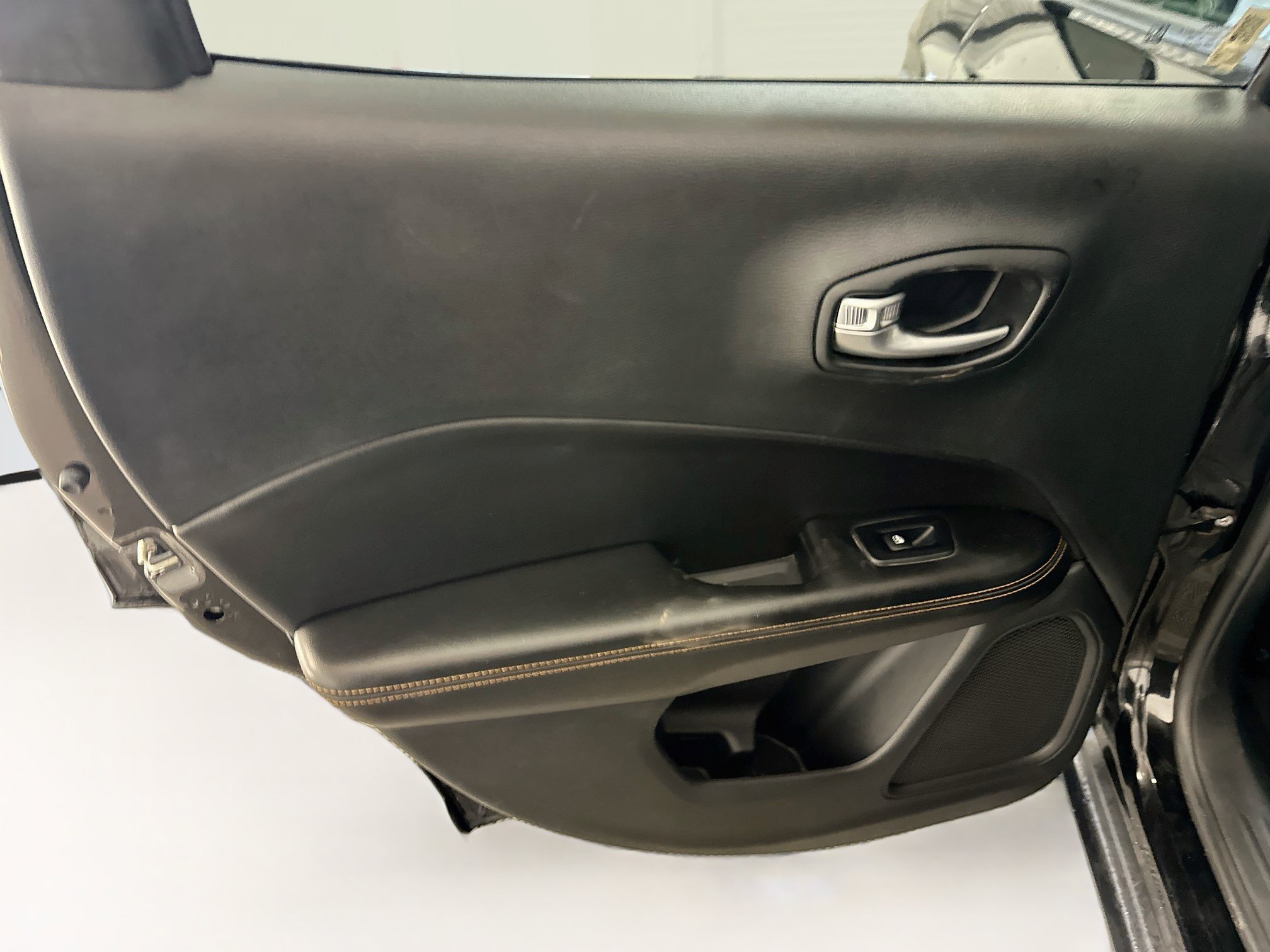 Used 2019 Jeep Compass Limited AWD/4WD image 27