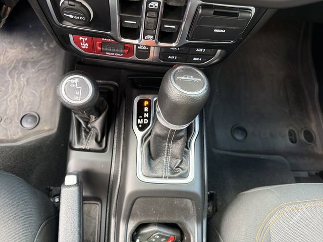 Used 2024 Jeep Gladiator Mojave w/ Convenience Group AWD/4WD image 30