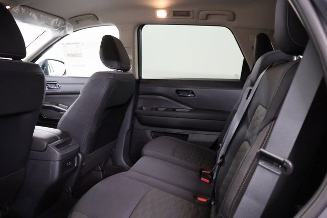 New 2025 Nissan Pathfinder S image 25