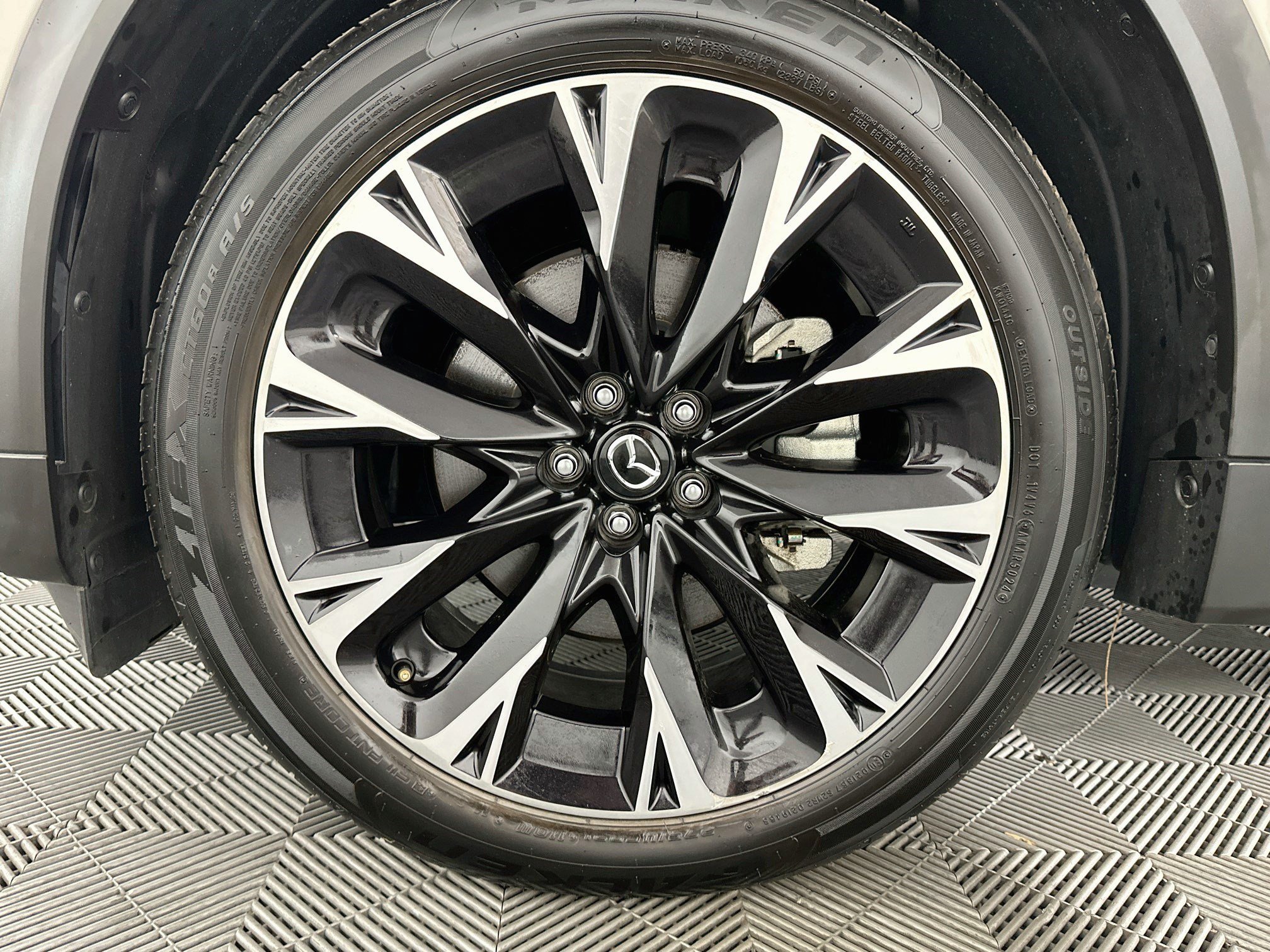 Used 2024 MAZDA CX-90 Plug-In Hybrid w/ Premium Pkg AWD/4WD image 38