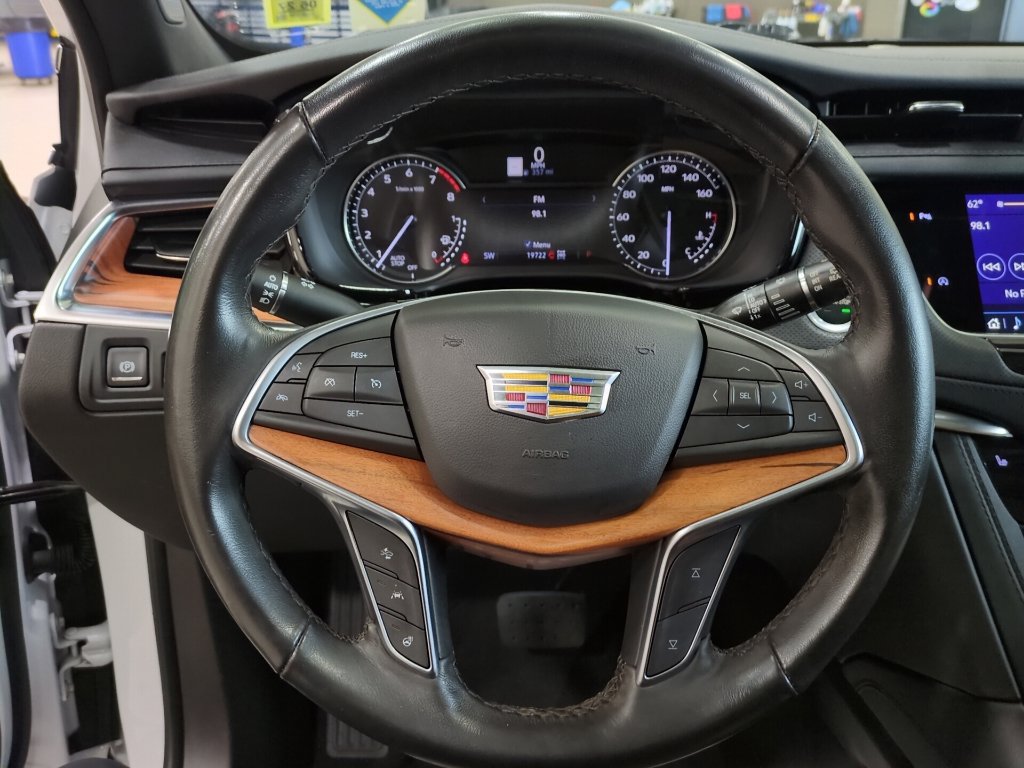 Used 2024 Cadillac XT5 Premium Luxury w/ LPO, Floor Liner Package AWD/4WD image 6