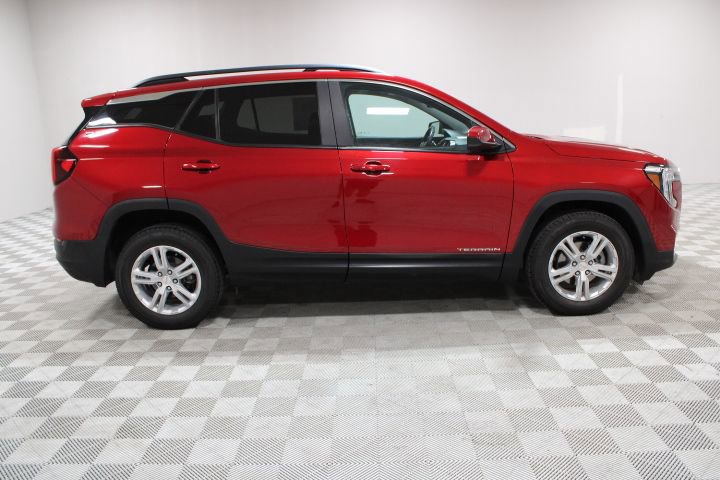 Certified 2022 GMC Terrain SLE w/ Driver Convenience Package image 11