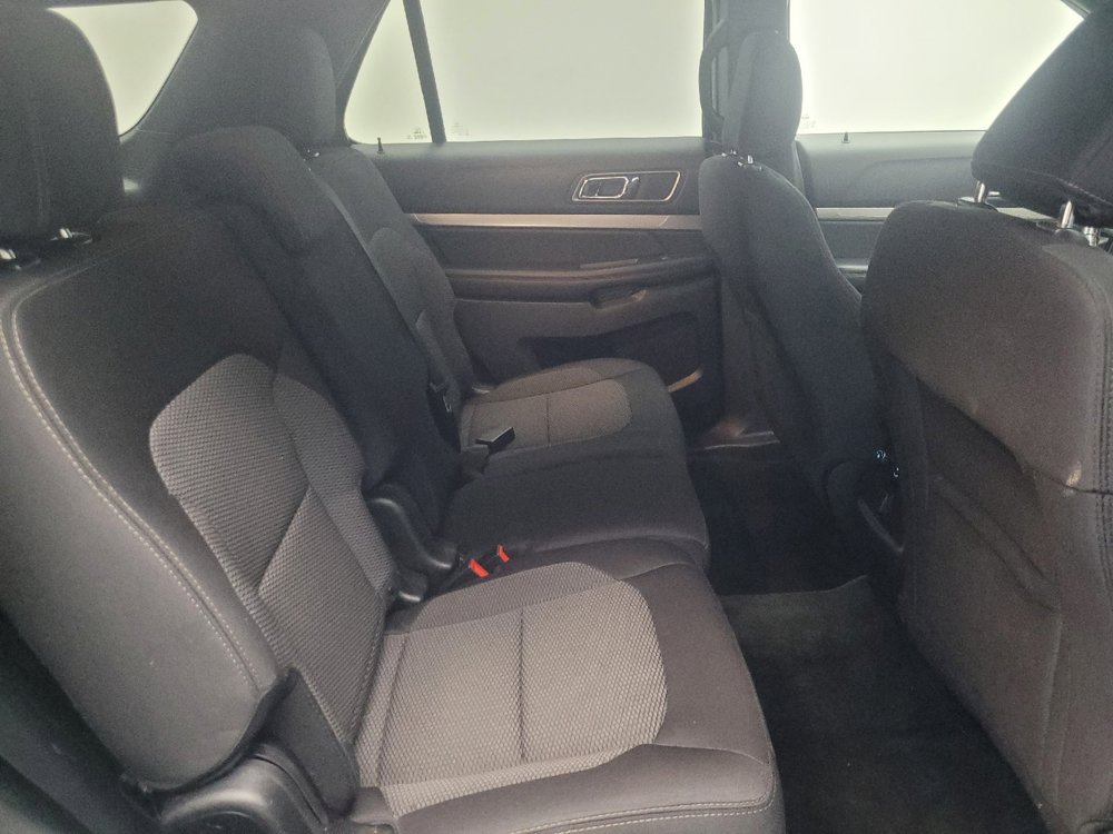 Used 2018 Ford Explorer XLT FWD image 19
