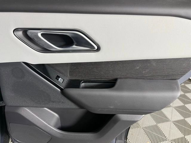 New 2026 Land Rover Range Rover Velar Dynamic SE image 32