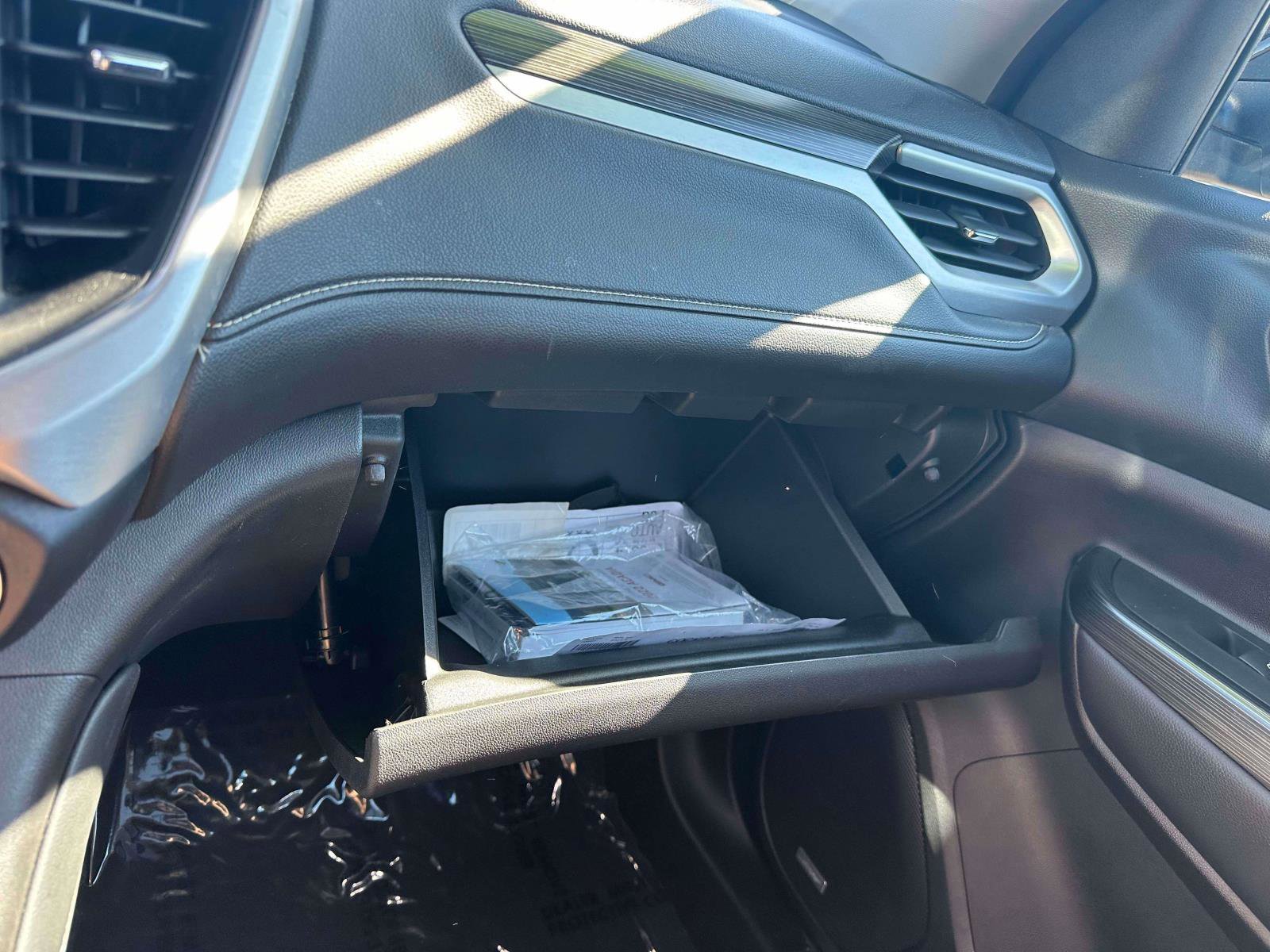 Used 2022 GMC Acadia SLT w/ Technology Package image 37