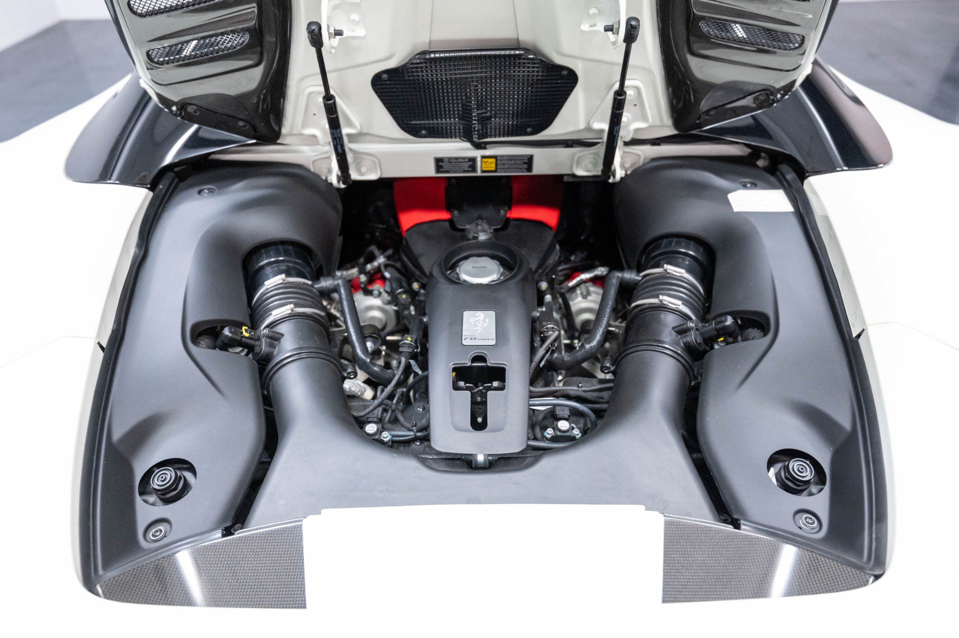Used 2021 Ferrari F8 Tributo RWD image 57