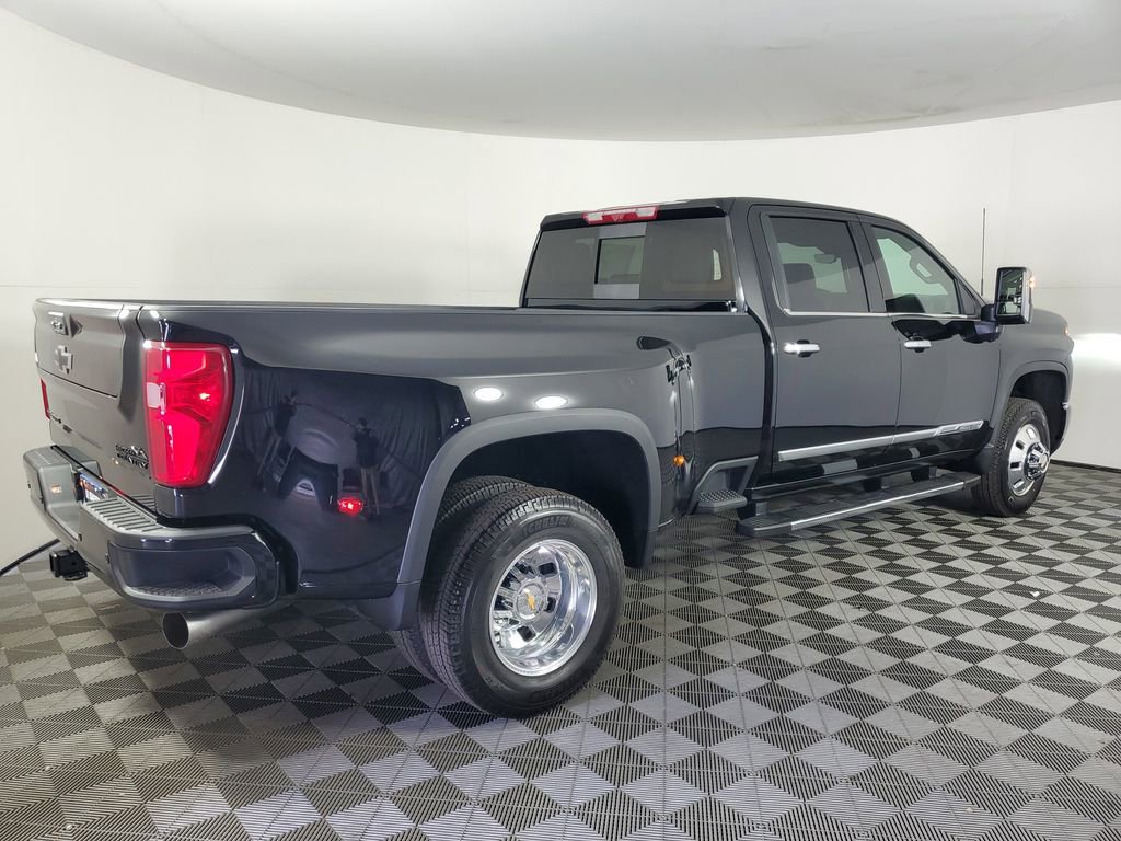 New 2026 Chevrolet Silverado 3500 High Country w/ Technology Package AWD/4WD image 4