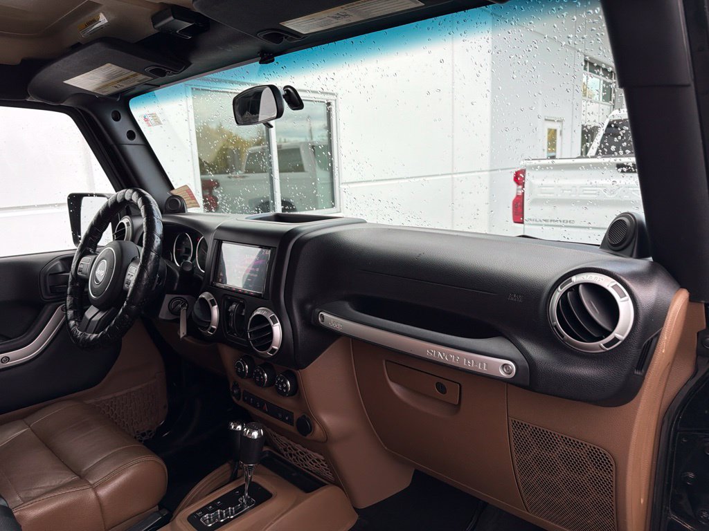 Used 2012 Jeep Wrangler Unlimited Sahara AWD/4WD image 25