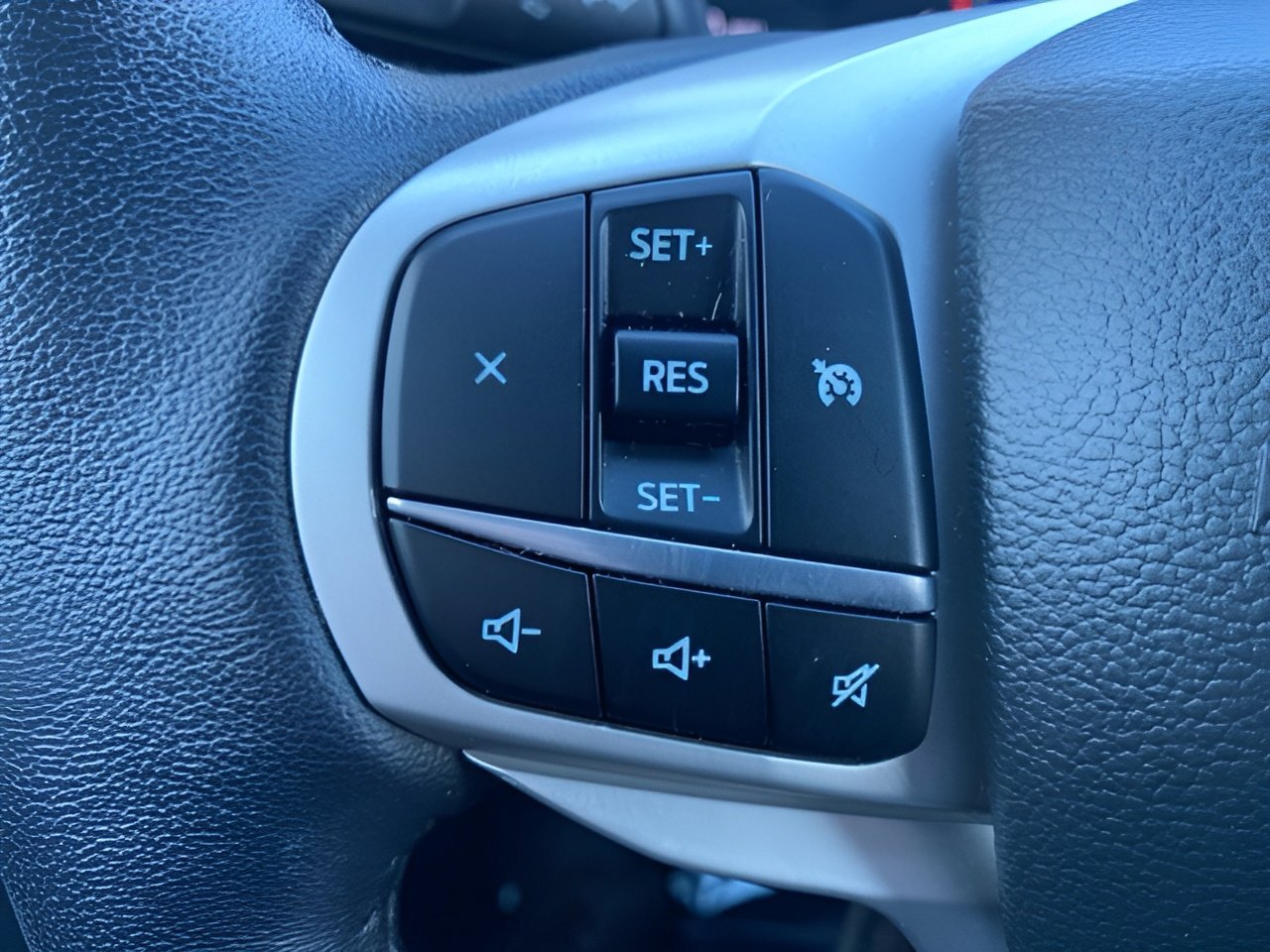 Certified 2023 Ford Explorer XLT w/ Class IV Trailer Tow Package image 15