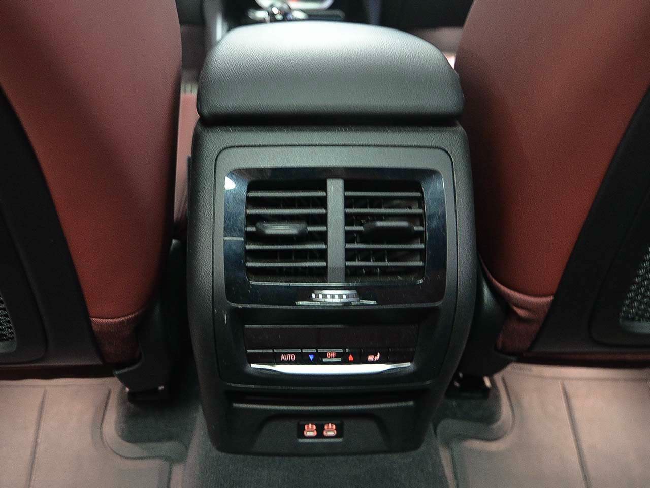 Used 2024 BMW X3 sDrive30i w/ Premium Package RWD image 10