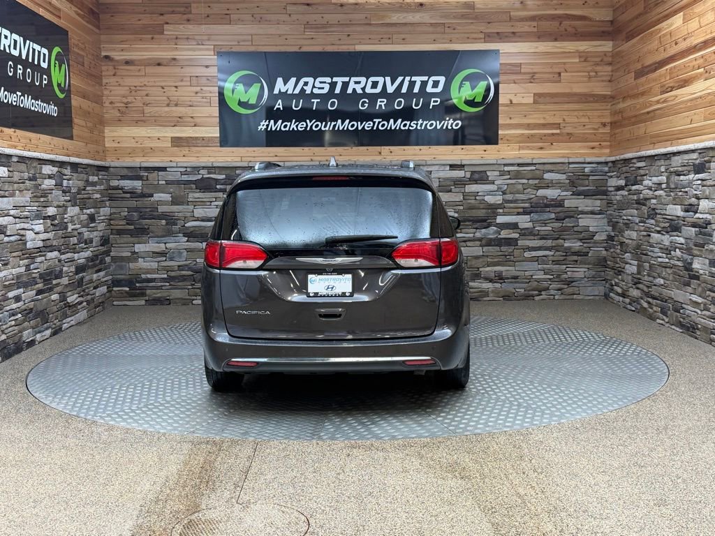 Used 2019 Chrysler Pacifica Touring-L Plus image 8