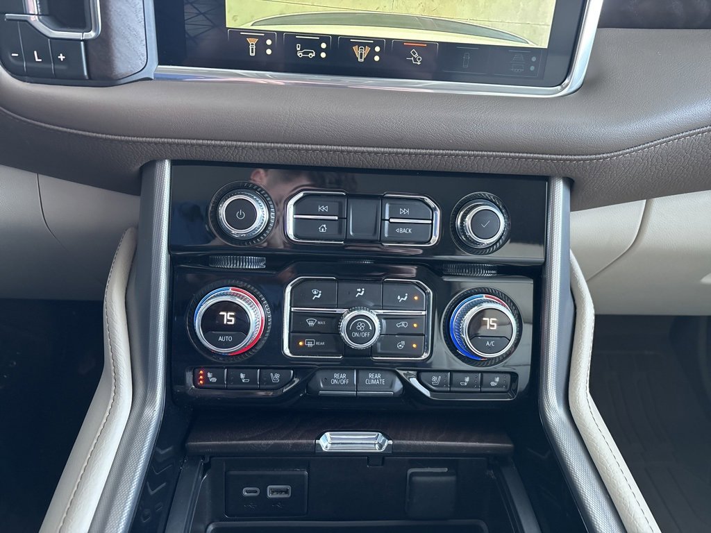 Used 2023 GMC Yukon XL Denali w/ Advanced Technology Package image 24