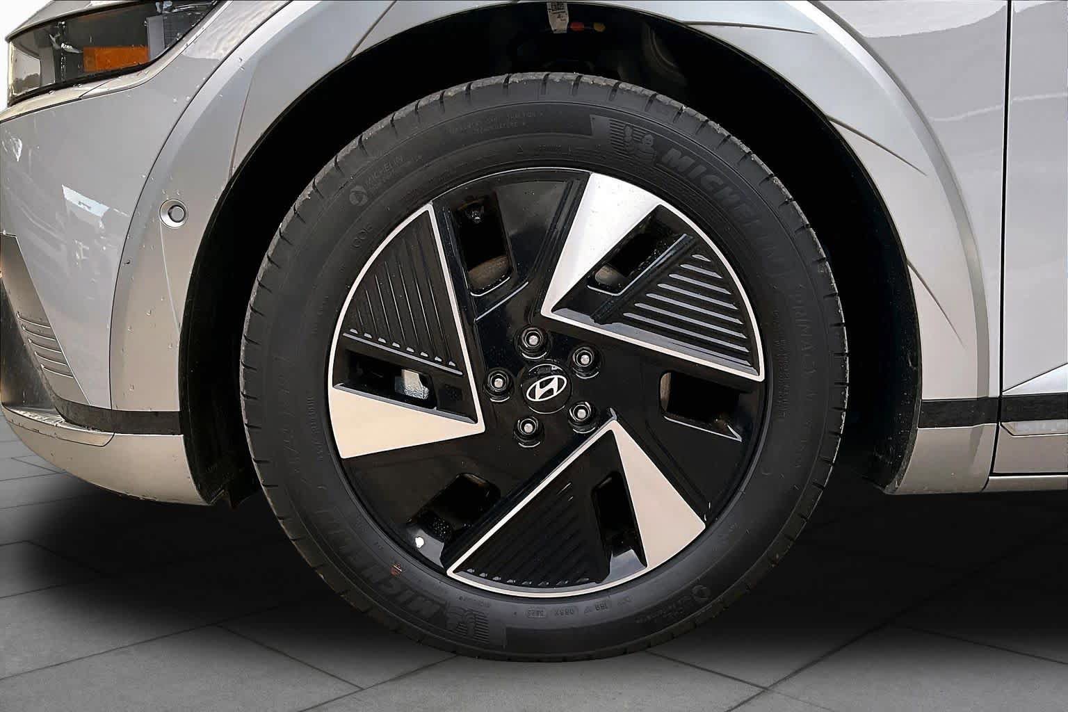 Certified 2026 Hyundai Ioniq 5 Limited RWD image 10