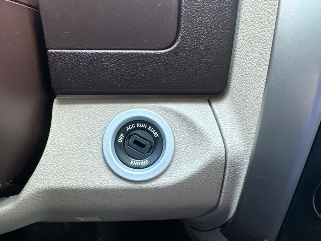 Used 2017 RAM 1500 Classic SLT RWD image 6