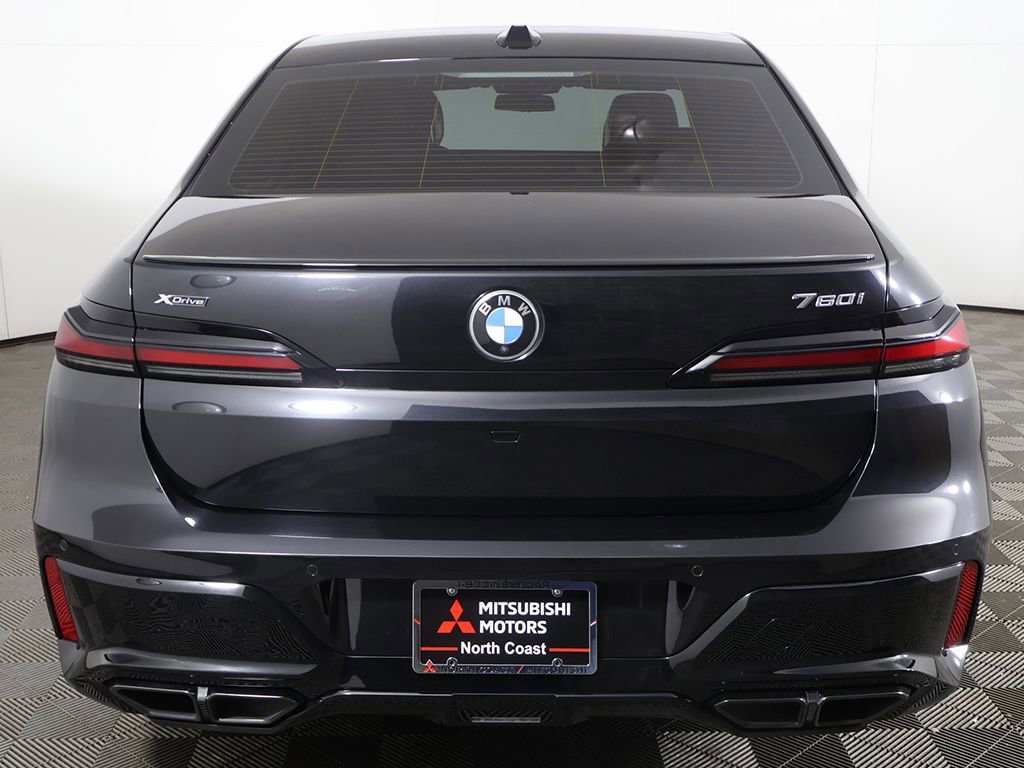 Used 2023 BMW 760i xDrive w/ Luxury Rear Seating Package AWD/4WD image 16