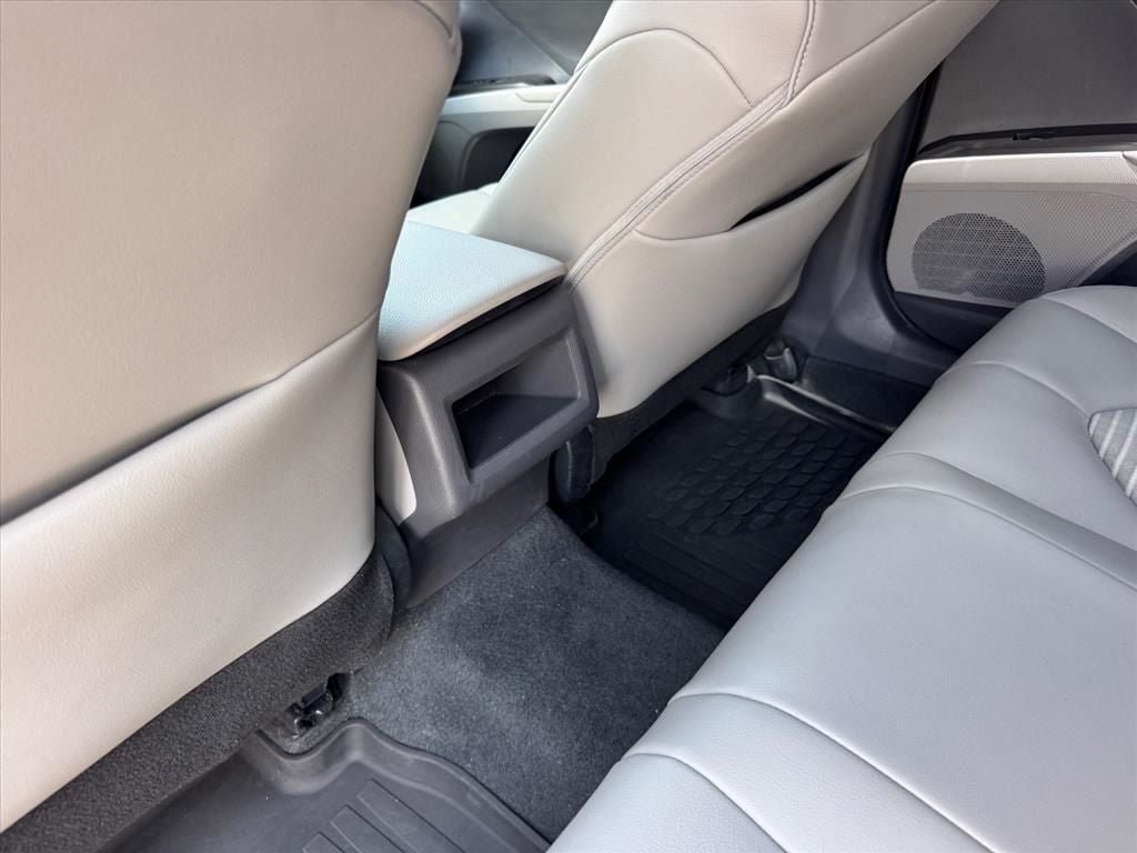 Used 2024 Toyota Camry SE w/ Cold Weather Package FWD image 16