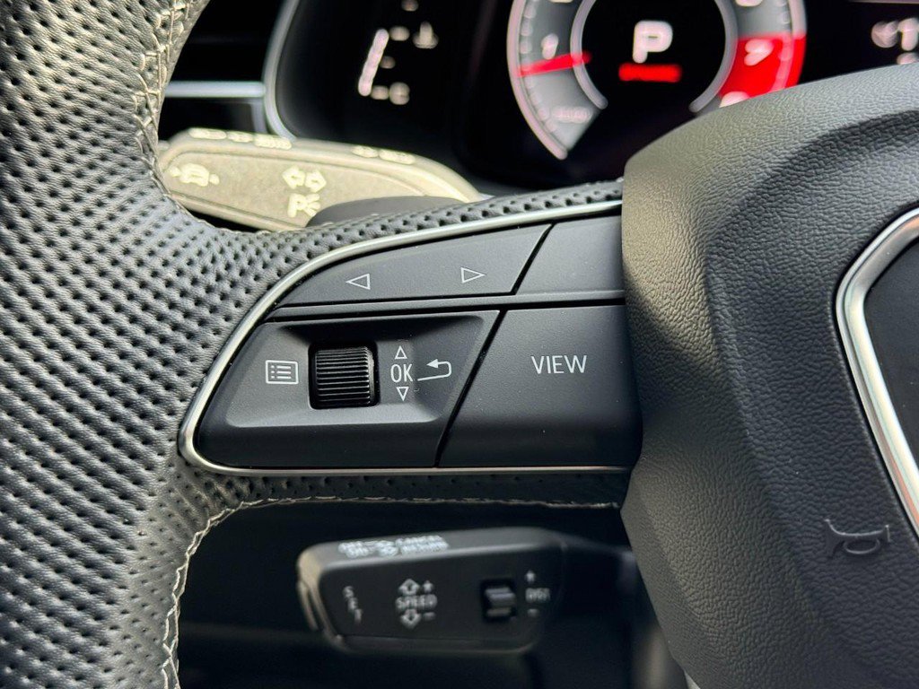 Used 2024 Audi SQ8 Premium Plus image 17