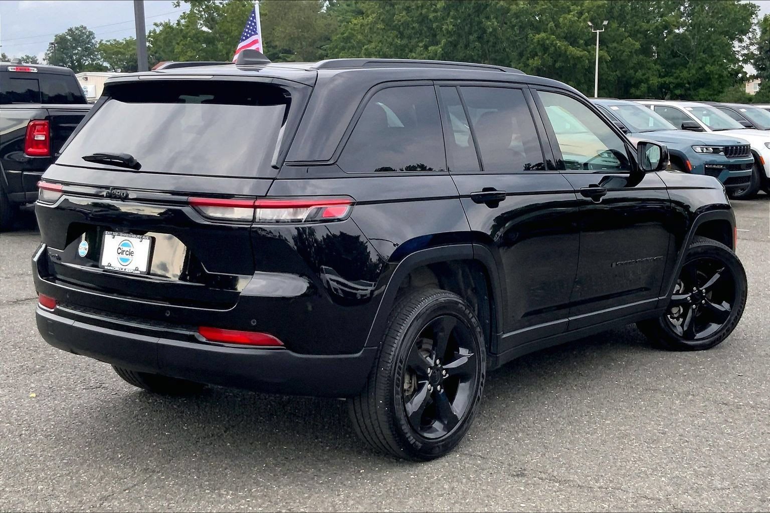 Certified 2025 Jeep Grand Cherokee Altitude AWD/4WD image 11