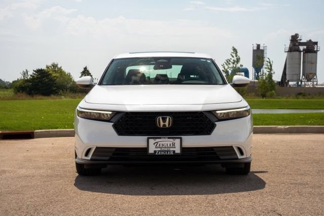 Used 2023 Honda Accord EX image 2
