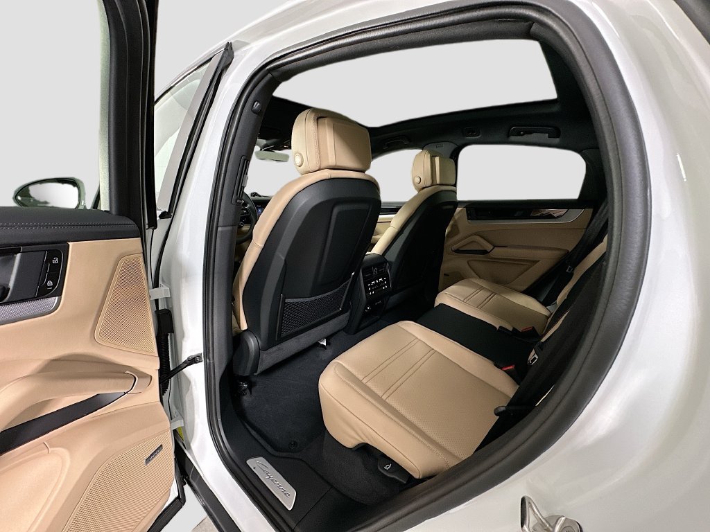 New 2026 Porsche Cayenne Coupe AWD/4WD image 23