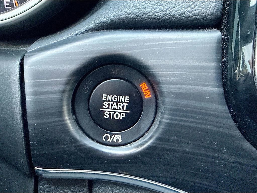 Used 2020 Jeep Grand Cherokee Limited image 36