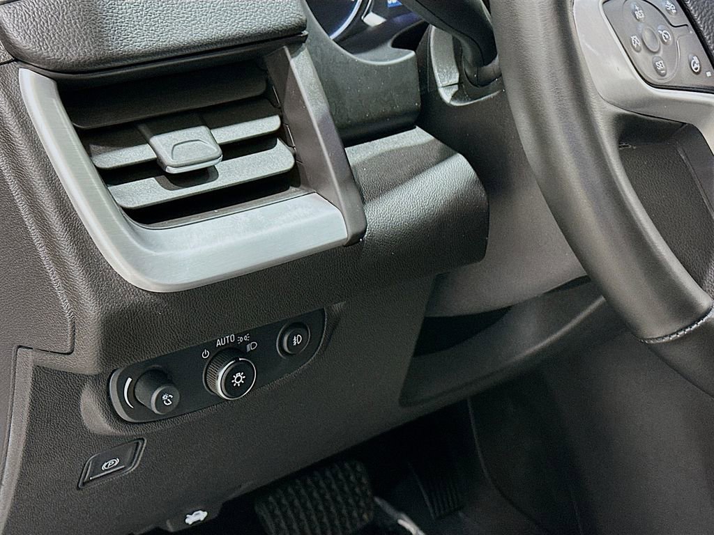 Used 2024 GMC Terrain SLT image 10