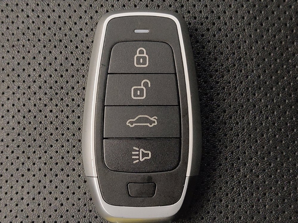 Used 2017 Nissan Rogue SL w/ SL Premium Package image 32