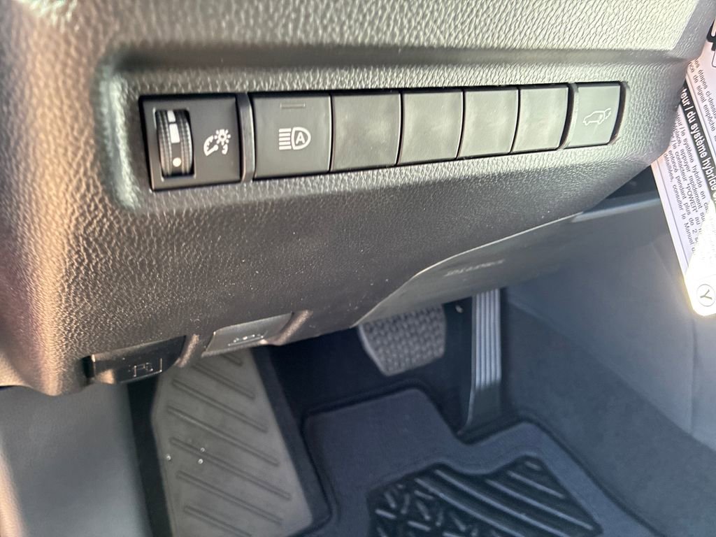 New 2025 Toyota RAV4 XLE image 36