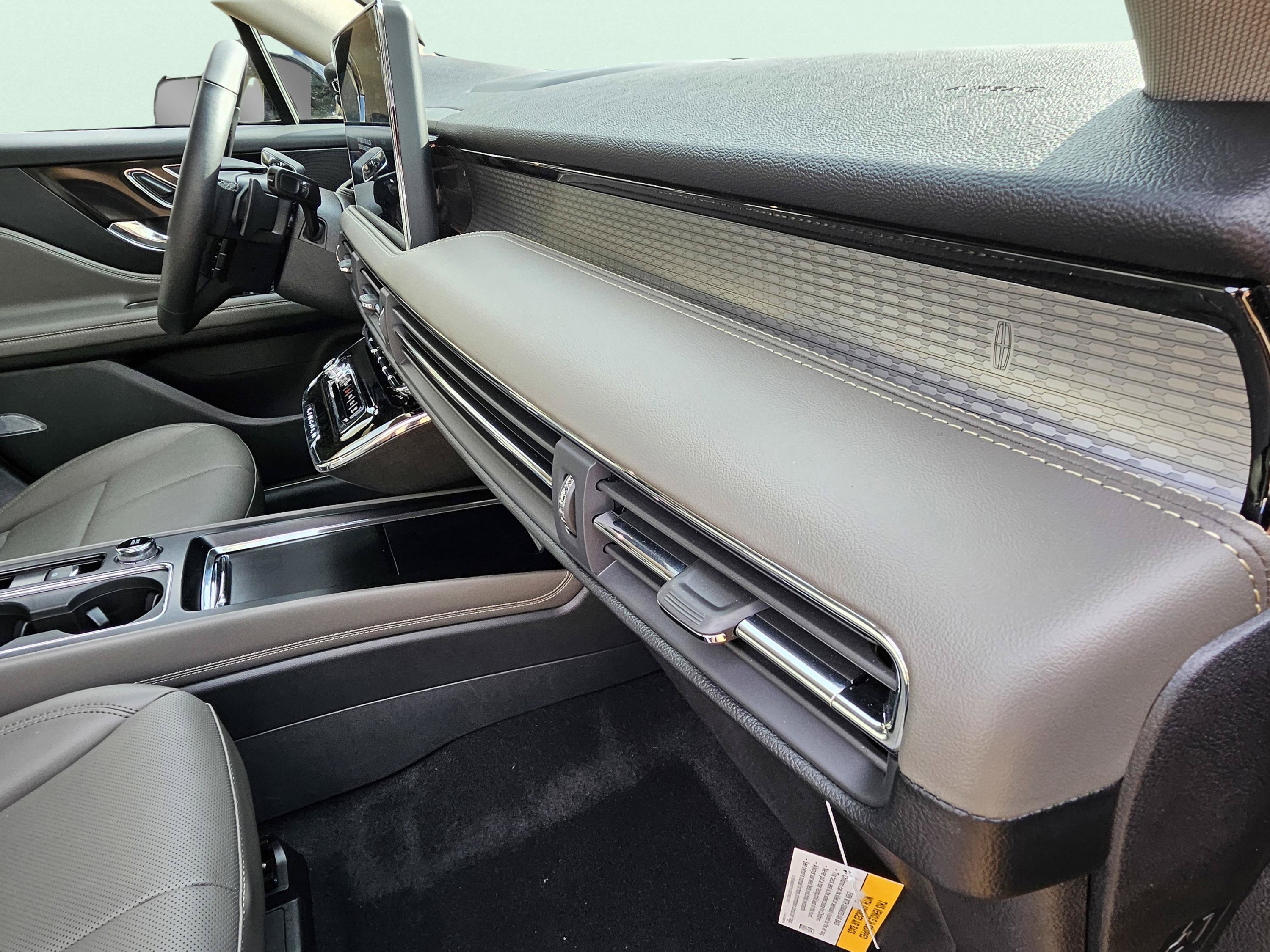New 2026 Lincoln Corsair Premiere AWD/4WD image 14