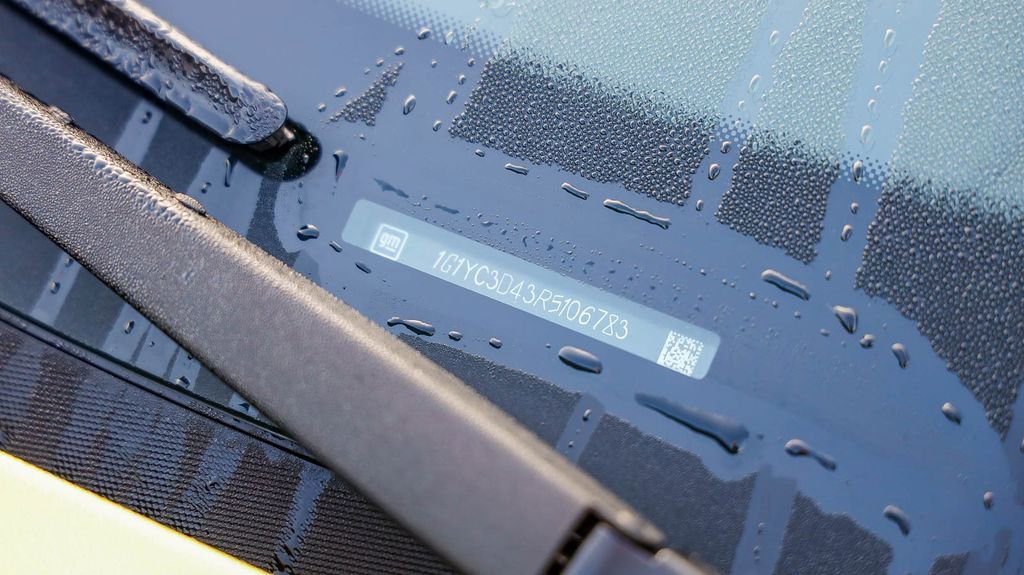 Used 2024 Chevrolet Corvette Stingray w/ Z51 Performance Package image 27