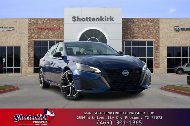 Used 2024 Nissan Altima 2.5 SR image 1
