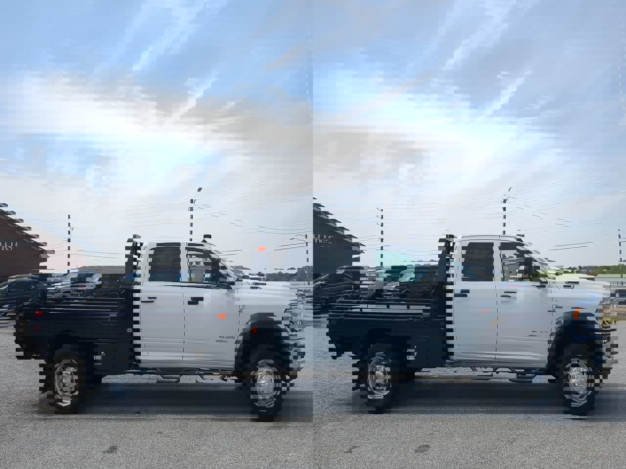 Used 2022 RAM 5500 Tradesman w/ Chrome Appearance Group image 2