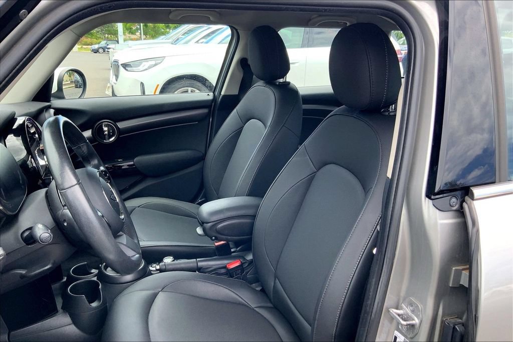 Used 2024 MINI Cooper 4-Door Hardtop FWD image 23