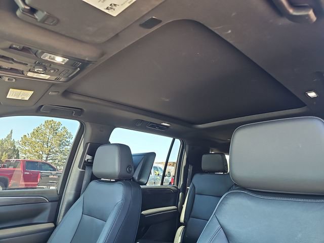 Used 2022 Chevrolet Suburban Z71 w/ Luxury Package AWD/4WD image 15