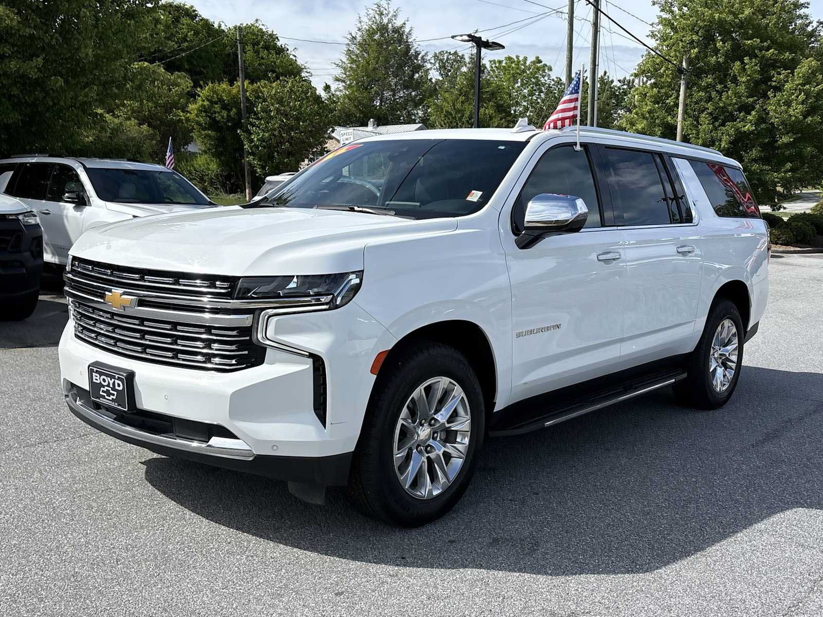 Used 2022 Chevrolet Suburban Premier AWD/4WD image 2