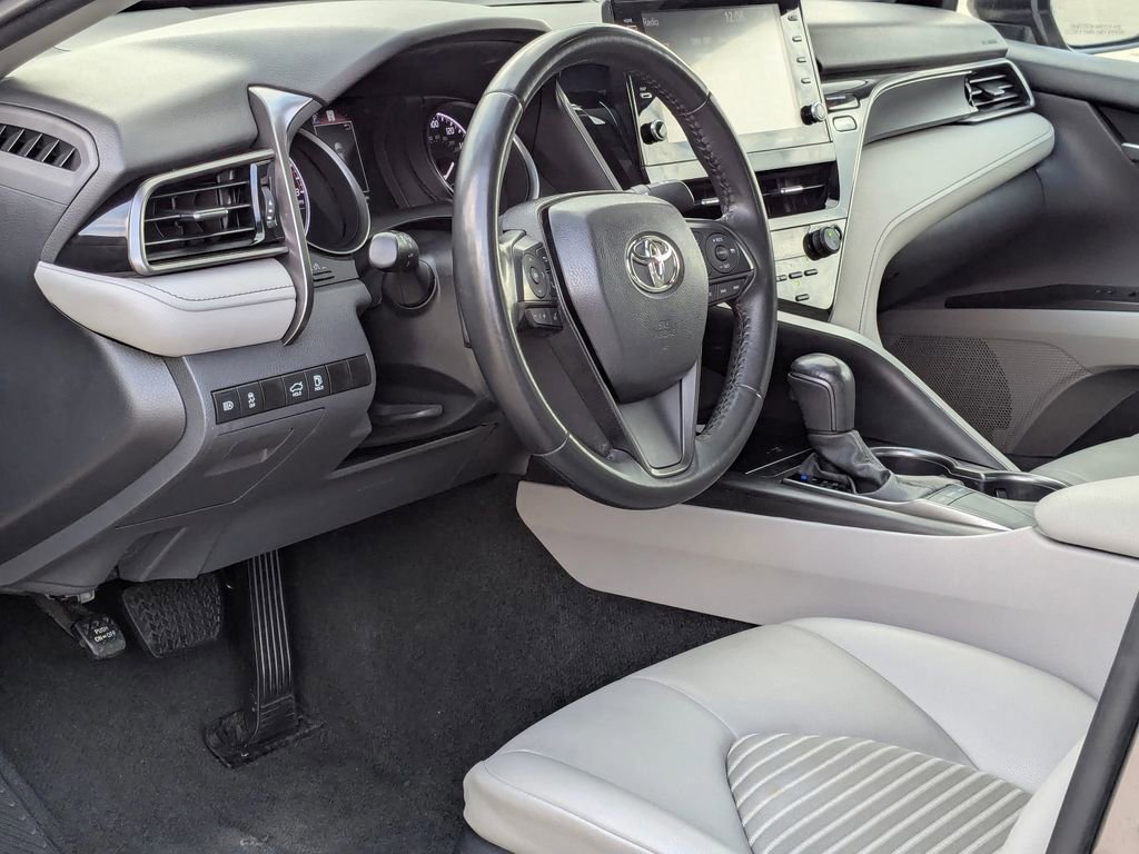 Used 2024 Toyota Camry SE image 12