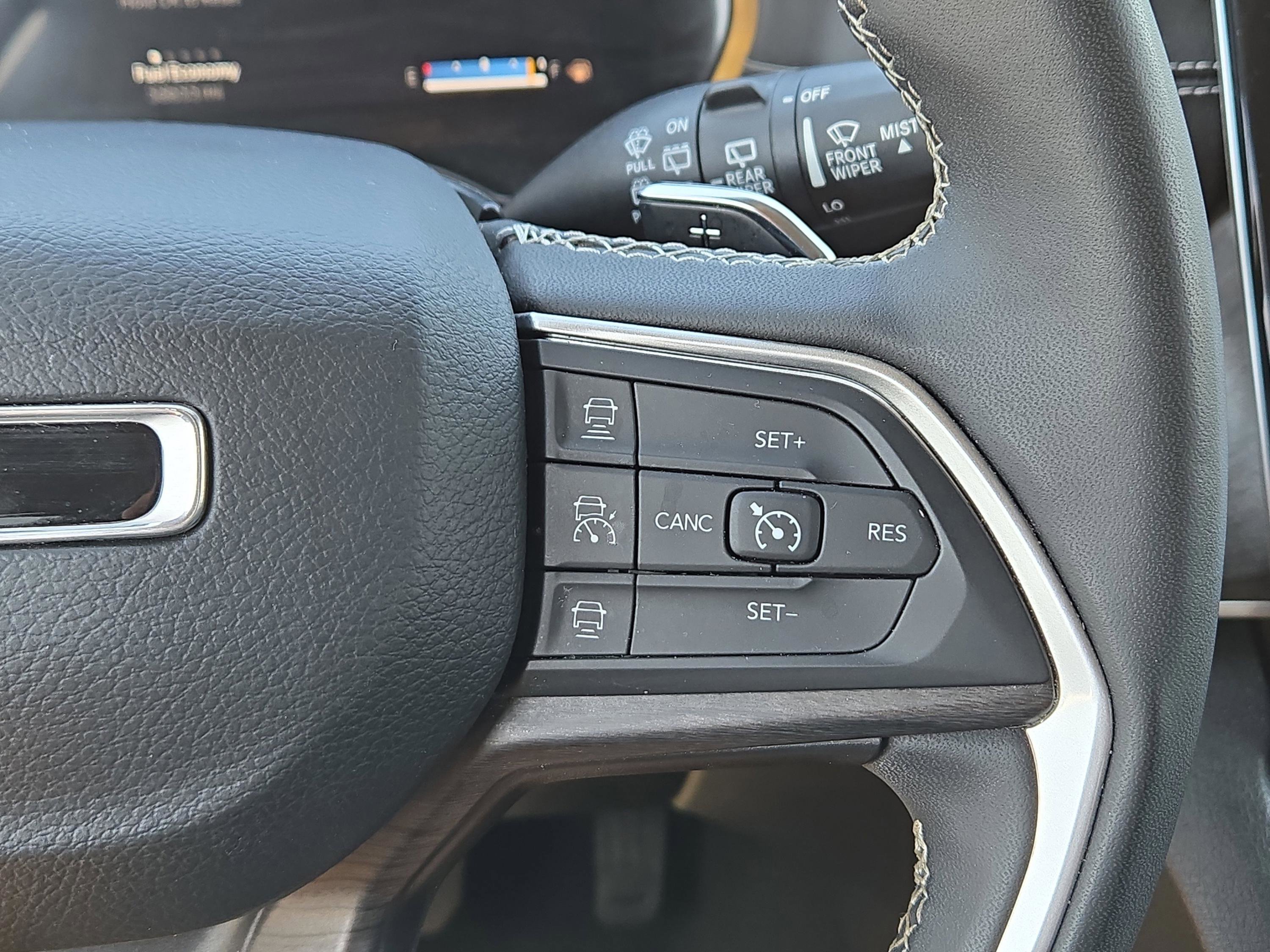 Used 2023 Jeep Grand Cherokee L Limited image 23