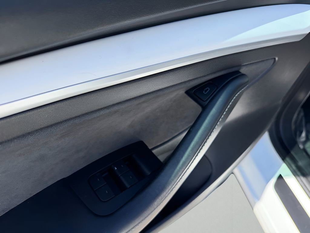 Used 2021 Tesla Model 3 Performance image 17