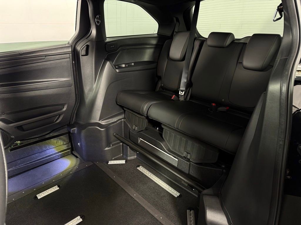 Used 2025 Honda Odyssey Sport-L image 14