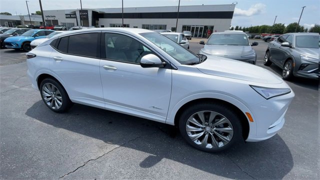 New 2025 Buick Envista Avenir image 3