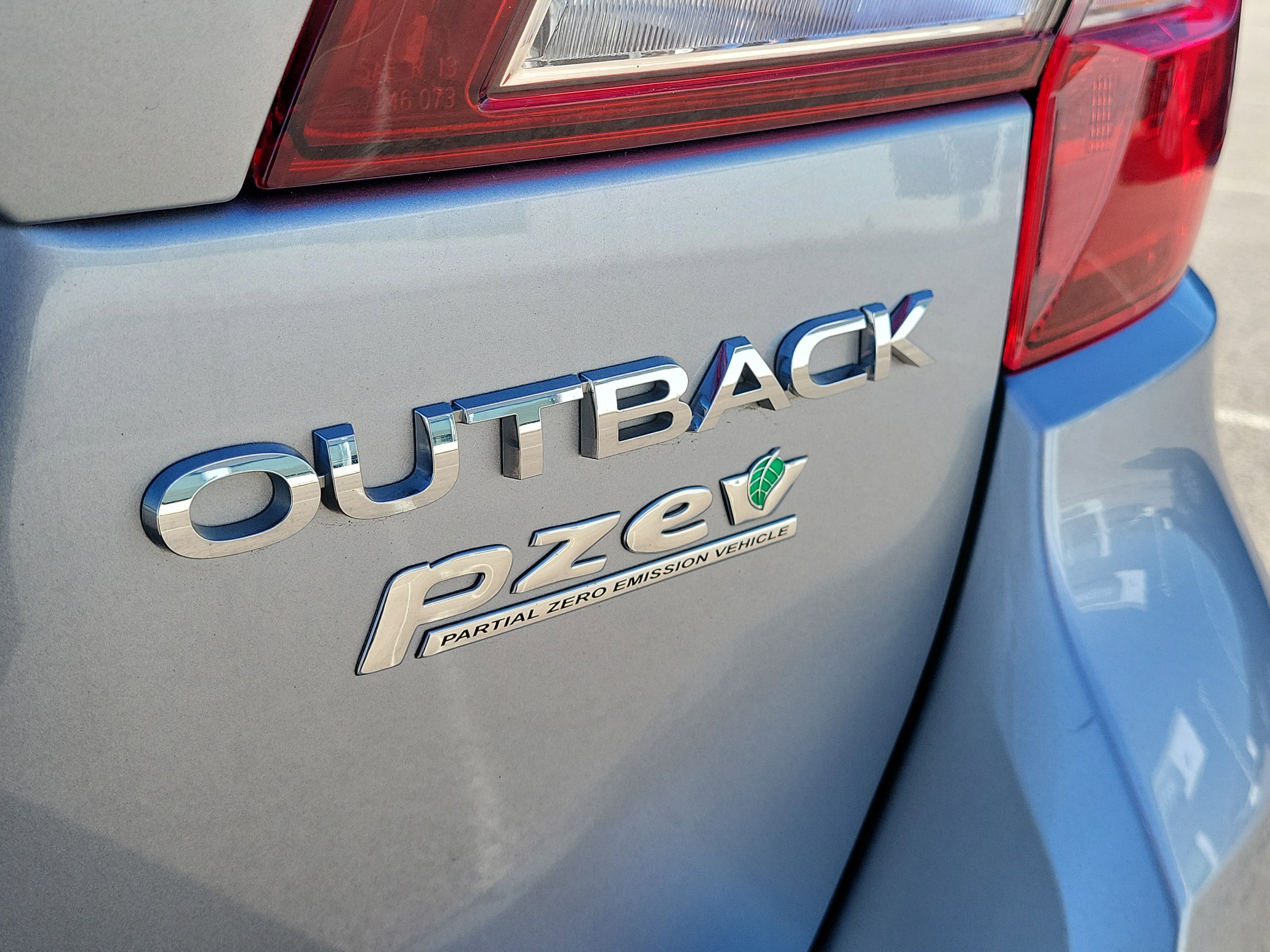 Used 2017 Subaru Outback 2.5i Limited w/ Popular Package #5 image 6