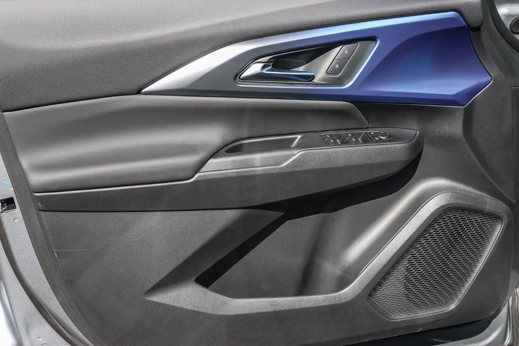 New 2026 Chevrolet Equinox EV LT image 19